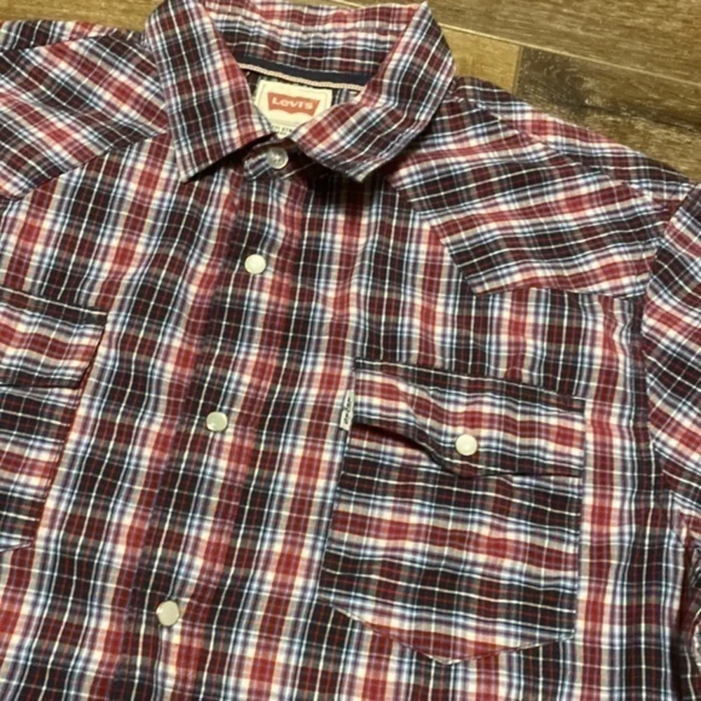 Levis snap latch